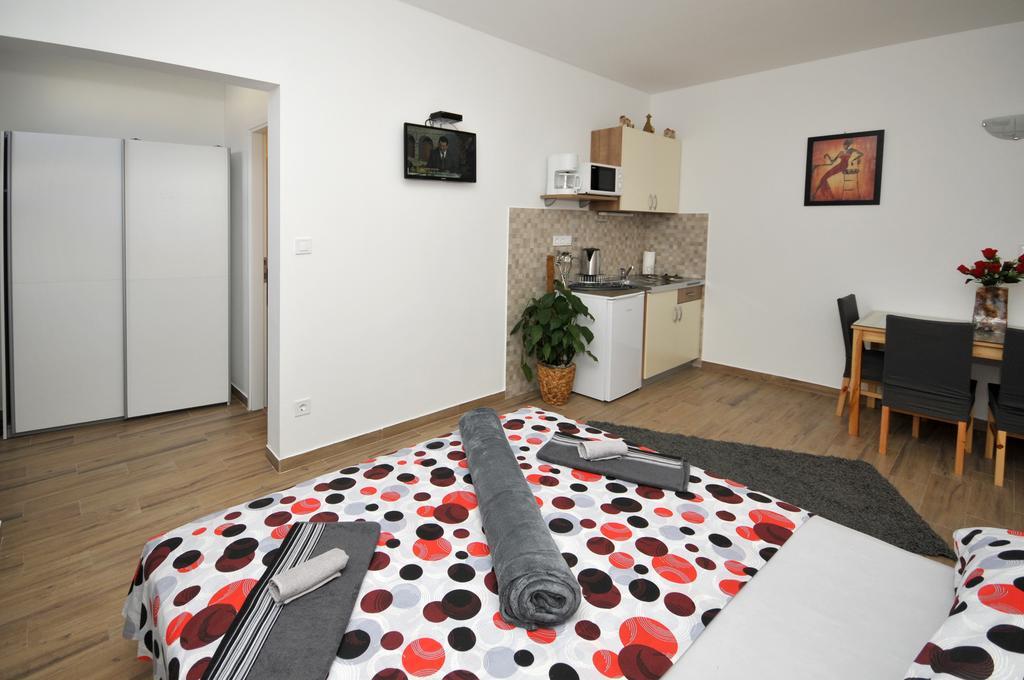 Apartments Josip Trogir Chambre photo